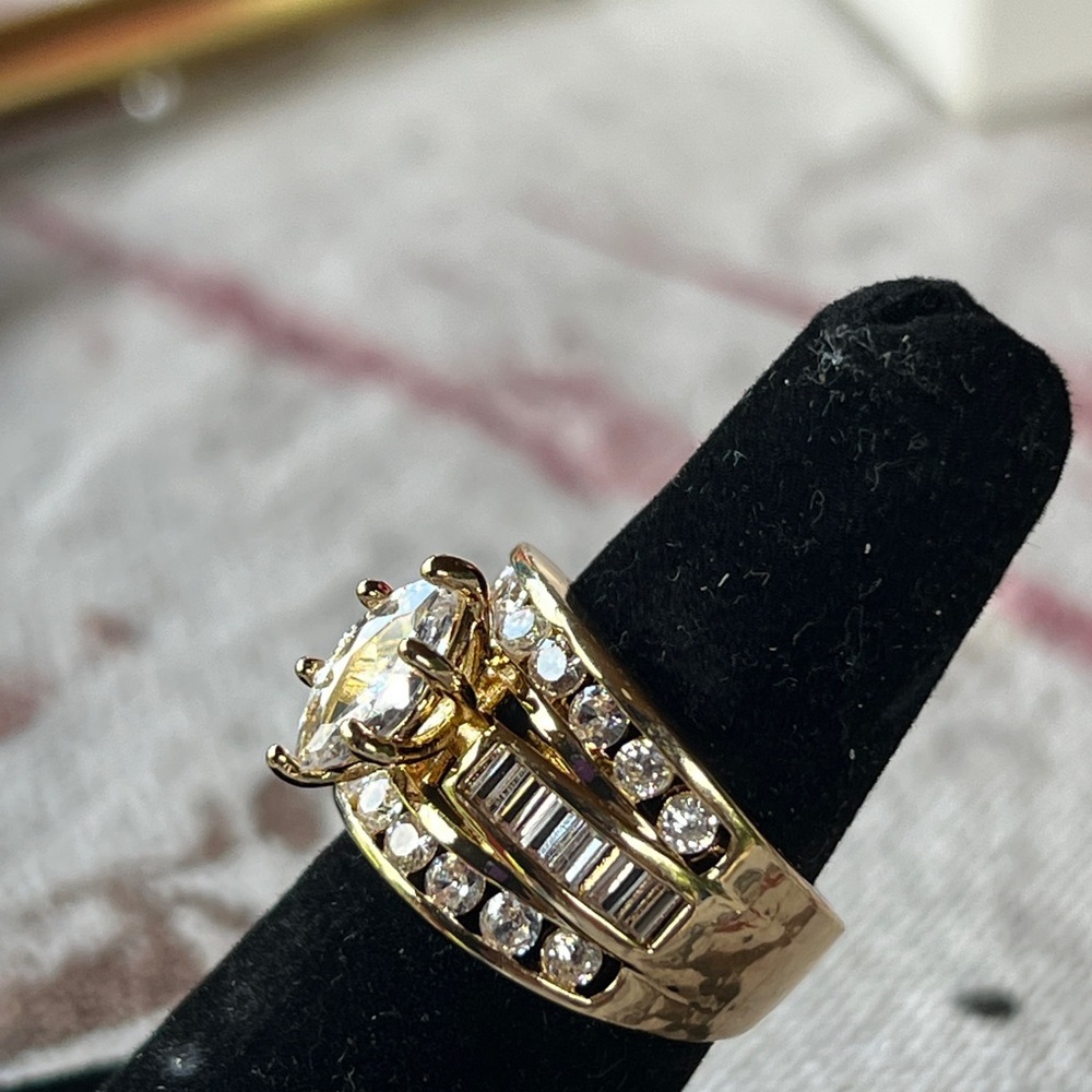 Fashion Jewelry Gold and Silver Art Deco Ring - Picture 7 of 13
